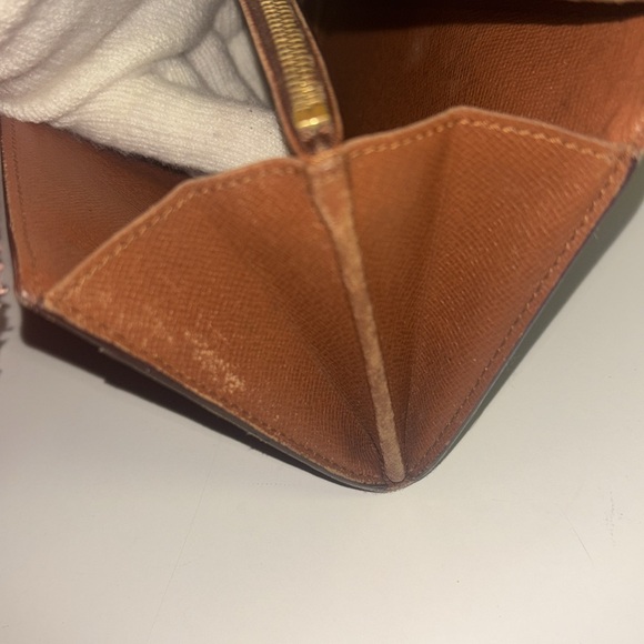 Authenticc Louis Vuitton Sarah Wallet - Picture 9 of 10